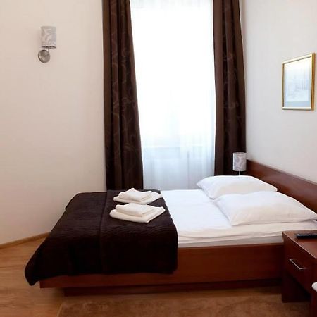 Hotel Srodmiejski 키엘체 외부 사진