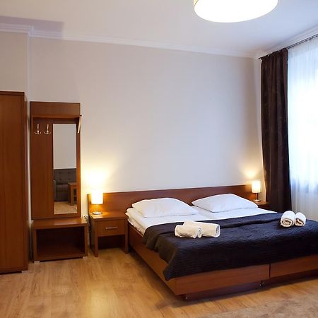 Hotel Srodmiejski 키엘체 외부 사진