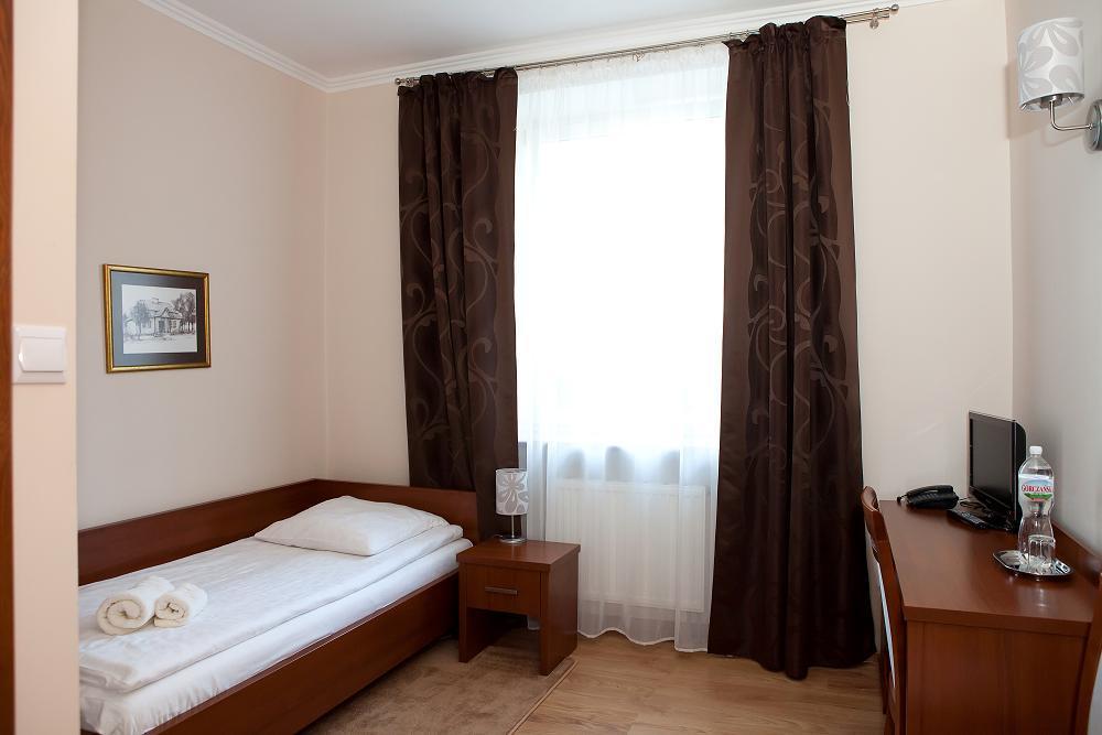 Hotel Srodmiejski 키엘체 외부 사진