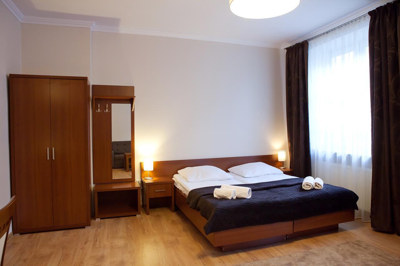 Hotel Srodmiejski 키엘체 외부 사진
