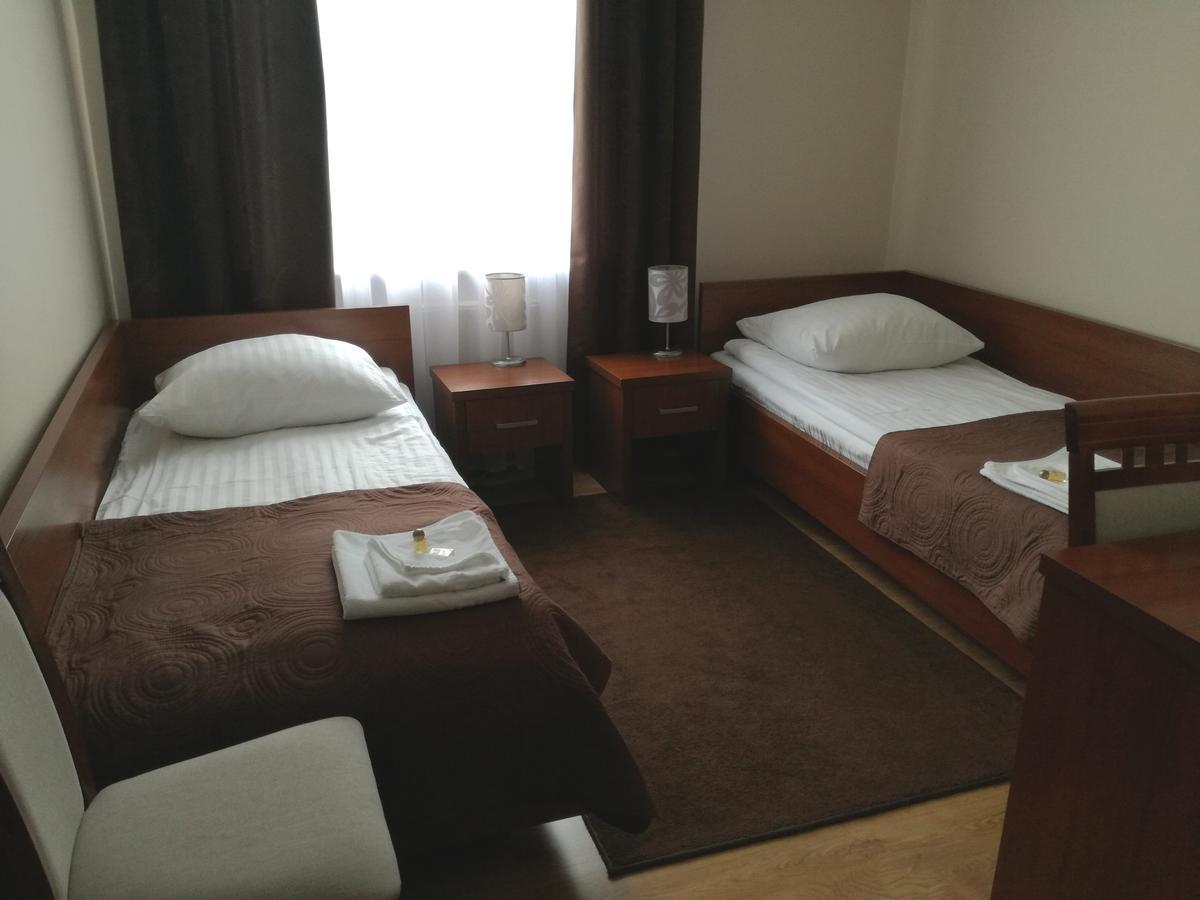 Hotel Srodmiejski 키엘체 외부 사진